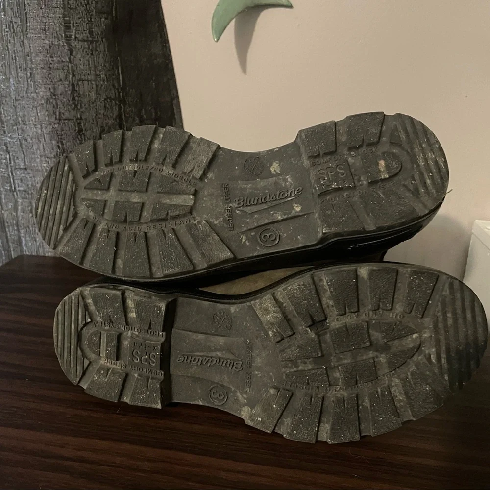 Blundstone Chelsea Boots - Picture 4 of 5